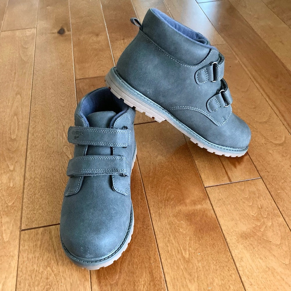 OshKosh B'Gosh Boys Axyl Gray Boots Size 2